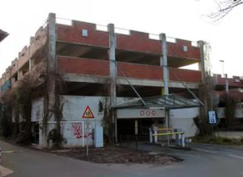 Parkhaus am Hafen